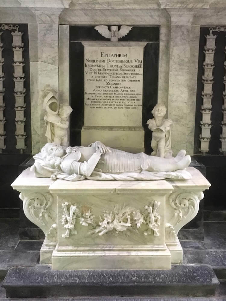 Restoration of memorial monument Hieronymus van Tuyll van Serooskerke, Lord of Stavenisse