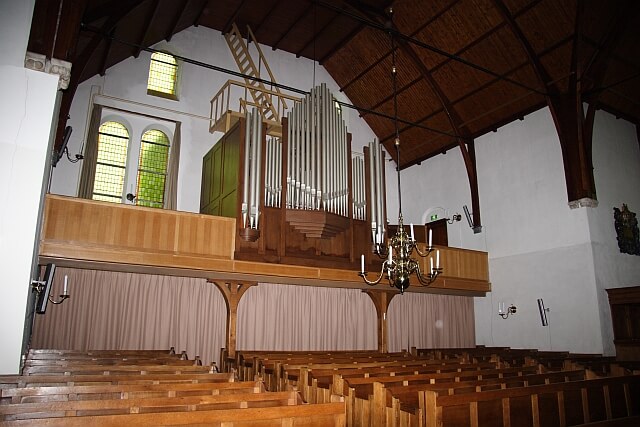 Interieur kerkgebouw Hervormde Gemeente Stavenisse